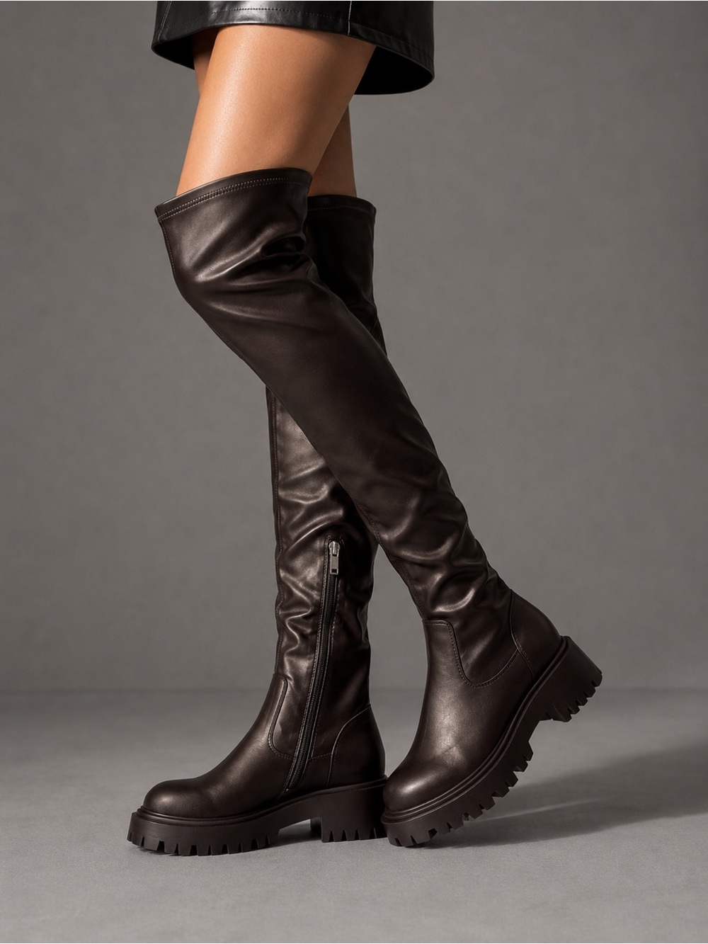 Azalea Wang Ajuna Chocolate Thigh-High Lug Sole Boots – NIB 🤎🔥